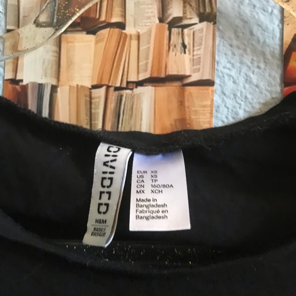 basic black tee - Picture 3 of 3